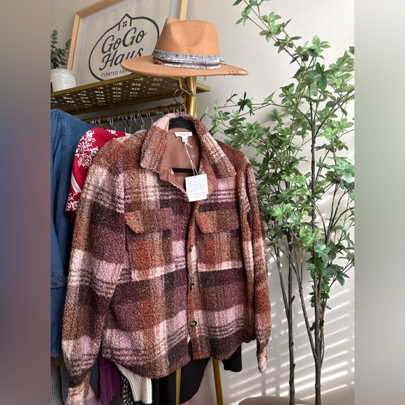 beachlunchlounge Jackets & Blazers - beachlunchlounge Brown and Pink Teddy Jacket shacket NWT